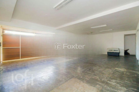 Image 37 - 883622