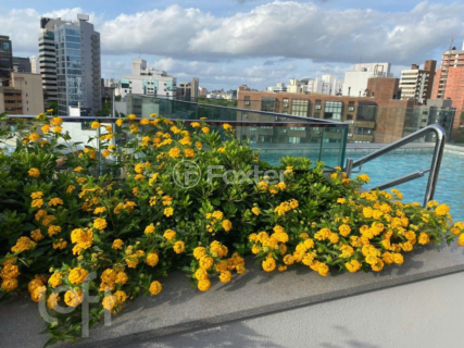 Image 5 - 883645
