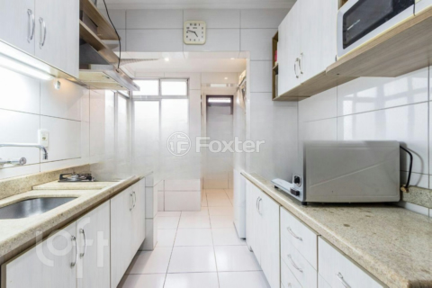 Image 10 - 883669