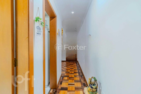 Image 7 - 883704