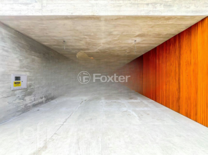 Image 4 - 883736