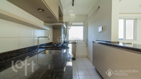 Image 7 - 883740