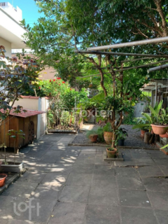 Image 11 - 883747