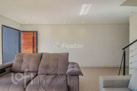 Image 7 - 883776