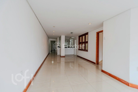 Image 4 - 883940