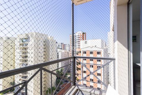 Image 33 - 883975