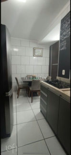 Image 6 - 884046