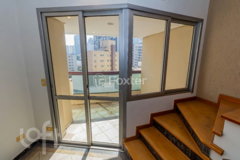 Image 7 - 884063