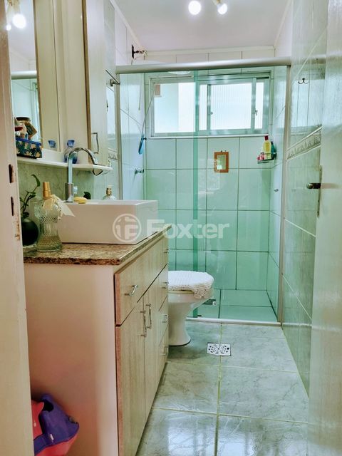 Image 10 - 884123