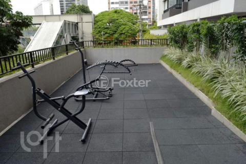 Image 7 - 884131