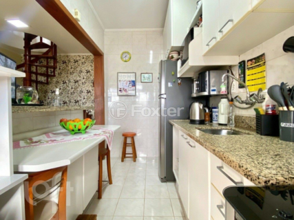 Image 7 - 884155