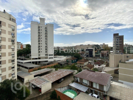 Image 4 - 884155