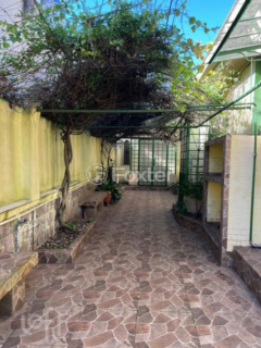 Image 9 - 884225