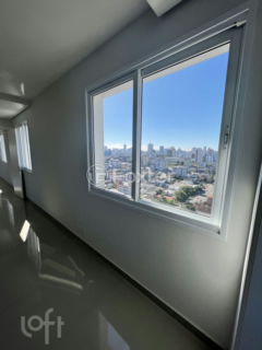 Image 7 - 884251