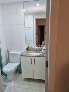Image 17 - 884265