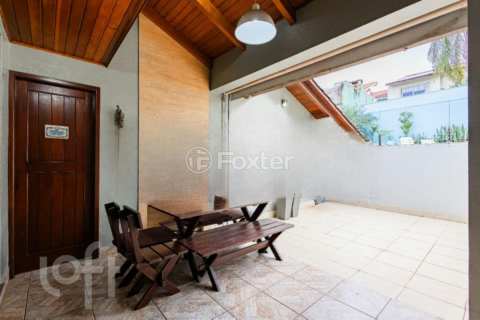 Image 33 - 884346