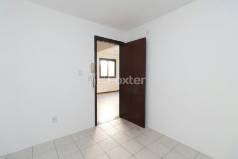 Image 9 - 884397
