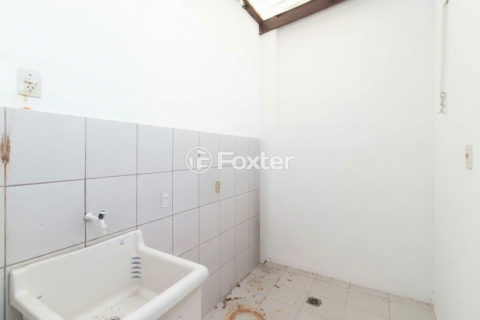 Image 10 - 884397