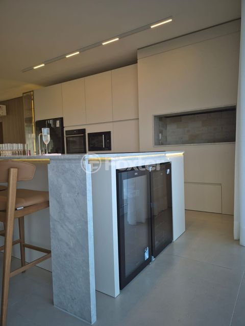 Image 7 - 884434