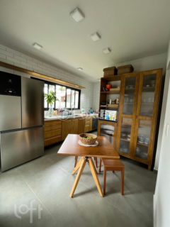 Image 11 - 884473