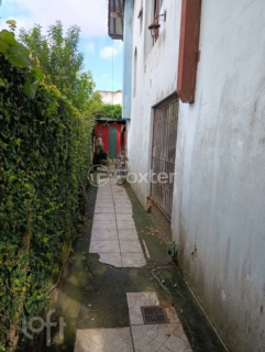 Image 17 - 884479