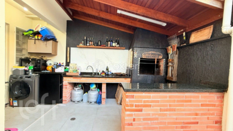 Image 7 - 884517