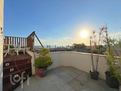 Image 10 - 884546