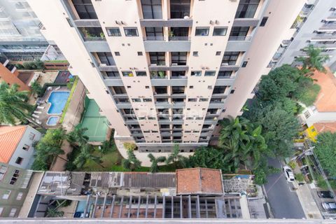 Image 4 - 884554