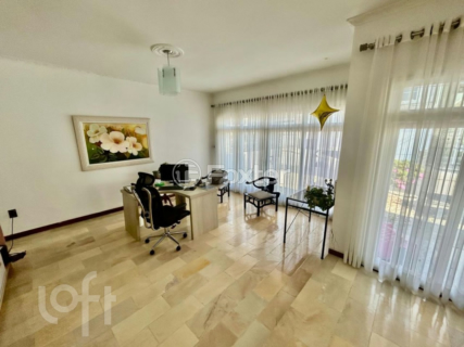 Image 1 - 884558