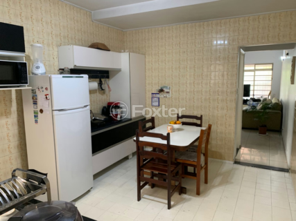 Image 3 - 884582