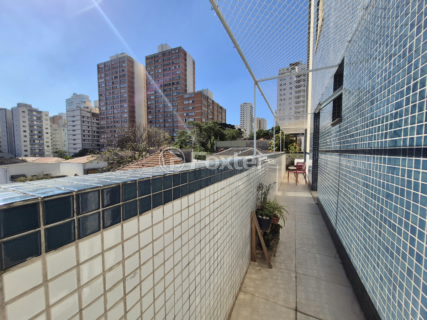 Image 19 - 884626