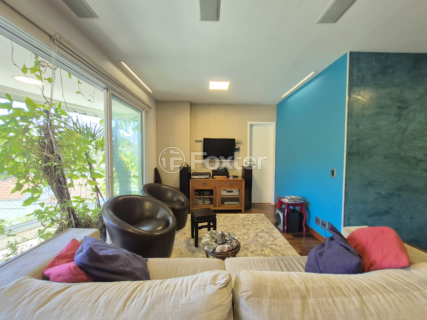 Image 8 - 884626
