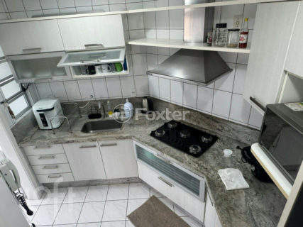 Image 5 - 884672