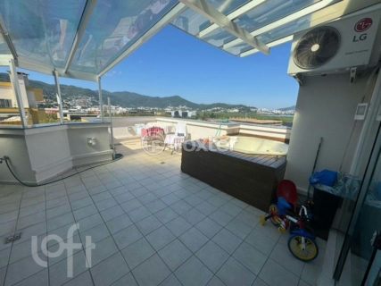 Image 7 - 884672