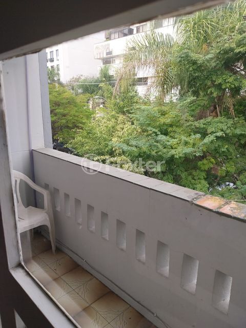 Image 6 - 884679