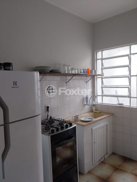 Image 9 - 884679