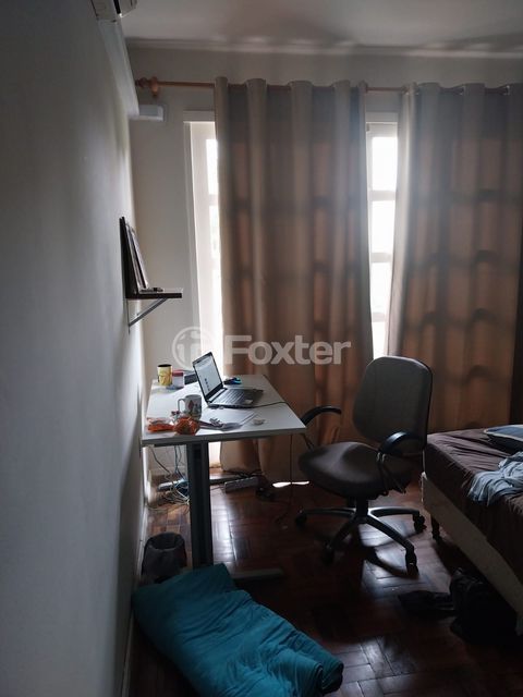 Image 7 - 884679