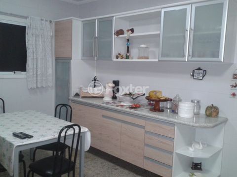 Image 27 - 884686