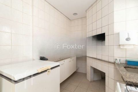 Image 36 - 884697