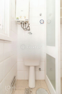 Image 21 - 884697