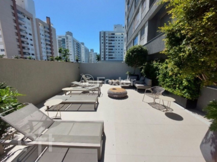 Image 30 - 884700