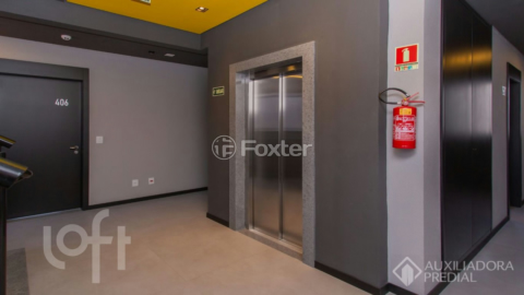 Image 8 - 884744