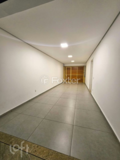 Image 39 - 884745