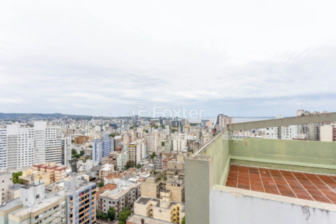 Image 22 - 884747