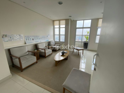 Image 11 - 884760