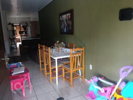 Image 11 - 884774