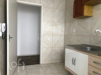 Image 7 - 884800
