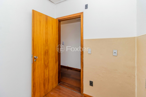 Image 7 - 884813