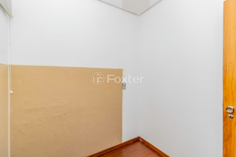 Image 10 - 884813