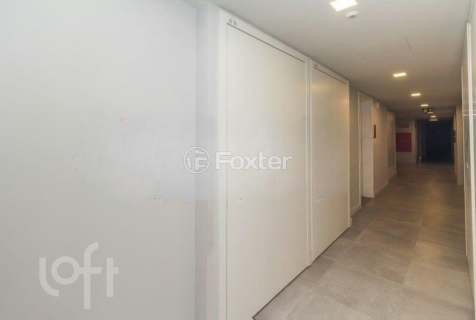 Image 34 - 884835